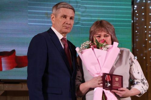 Актанышта махсус хәрби операциядә катнашучының хатынына “Батырлык ордены” тапшырылды