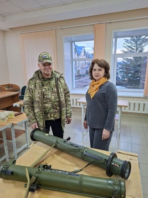 Туган якны өйрәнү музеена СВОдагы якташыбыз трофей тапшырды