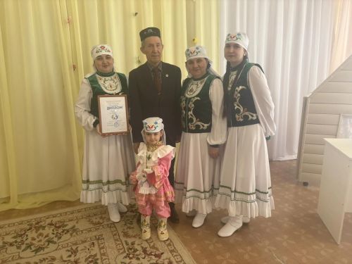 Әхмәтовлар гаиләсе — республикакүләм фестиваль призёры