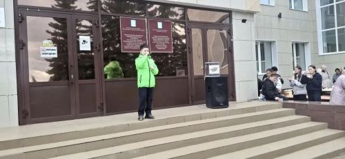 Актанышның 2нче санлы мәктәбендә хәйрия ярминкәсе һәм «Карга боткасы» бәйрәме узды