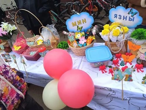 Актанышның 2нче санлы мәктәбендә хәйрия ярминкәсе һәм «Карга боткасы» бәйрәме узды
