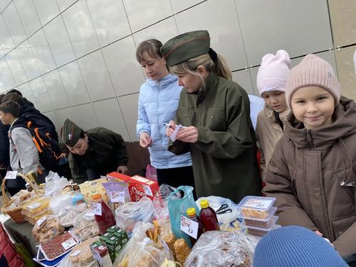 Актанышның 2нче санлы мәктәбендә хәйрия ярминкәсе һәм «Карга боткасы» бәйрәме узды