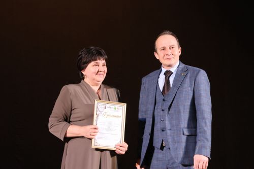 Актаныштагы Театр айлыгында җиңүчеләрне режиссер Александр Долматов тәбрик итте