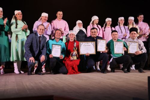 Пучы Халык театры «Яшь йөрәкләр» спектакле белән Мохтар Мутин исемендәге күчмә кубокка лаек булды