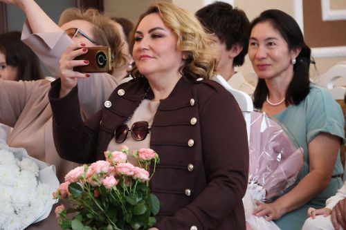 Актанышта Гаилә көненә багышланган тантанада бриллиант, алтын туйларын каршылаучыларны хөрмәтләделәр