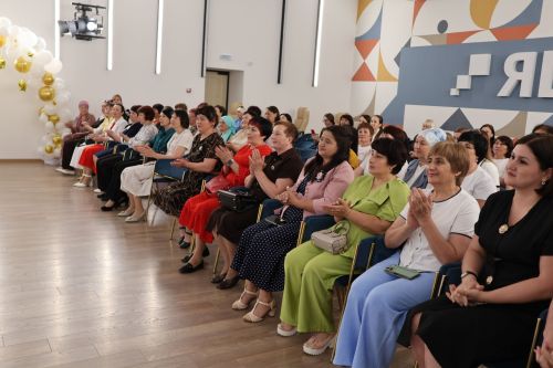 Актанышта мәктәпкәчә белем бирү хезмәткәрләрен хөрмәтләделәр