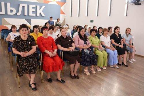 Актанышта мәктәпкәчә белем бирү хезмәткәрләрен хөрмәтләделәр