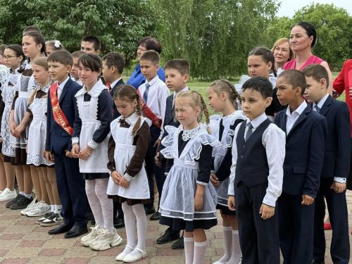 Мари Суыксуы мәктәбендә соңгы кыңгырау чыңлады