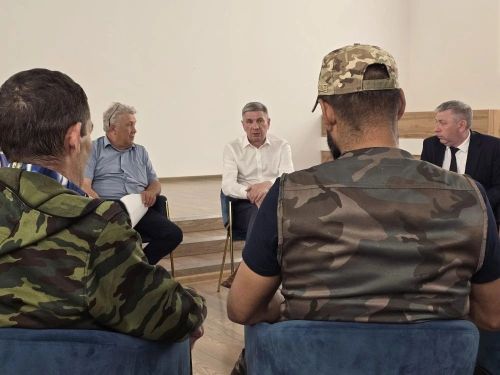 Ленар Зарипов махсус хәрби операция ветераннары белән очрашты