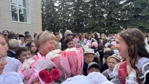 Ленар Зарипов чыгарылыш сыйныфы укучыларына: Сезгә карап Актаныш районы турында фикер йөртәчәкләр
