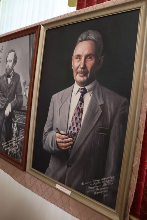 Туган якны өйрәнү музеенда Айрат Сәрвәровның “Гүзәл туган җирем” күргәзмәсе ачылды