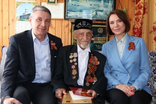 Җитәкчеләребез 101 яшьлек Бөек Ватан сугышы ветераны Тәфкил Вәлиевне якынлашып килүче Җиңү бәйрәме белән котладылар