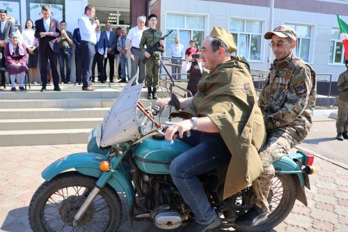 Актанышта беренче Җиңү парады узуга — 51 ел: ветеран-укытучы тарихи хатирәләр белән уртаклашты
