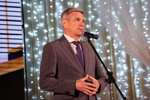 Ленар Зарипов: «Сез – Актанышның горурлыгы һәм илебезнең якты киләчәге!»