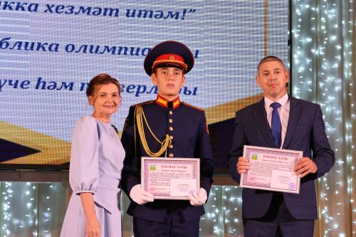 «Ватанга хезмәт итәм!»: Хәсән Заманов исемендәге кадет мәктәбе республикада сынатмады