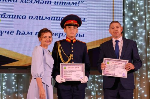«Ватанга хезмәт итәм!»: Хәсән Заманов исемендәге кадет мәктәбе республикада сынатмады