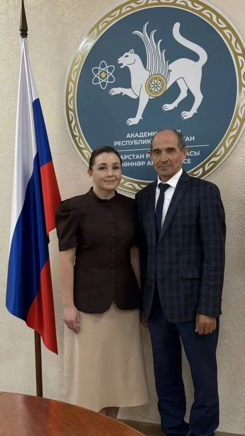 Сәләтле балалар гимназиясе укытучысы Чулпан Шәрипова филология фәннәре кандидаты булды