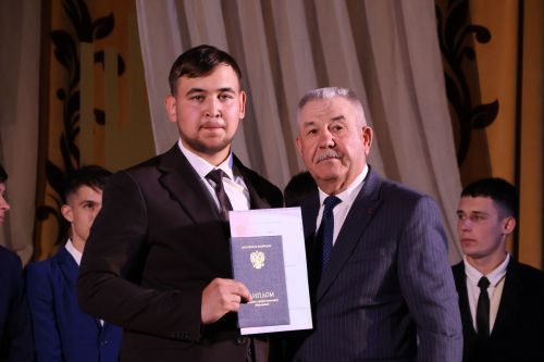 Актанышта технология техникумы студентларына дипломнар тапшырылды