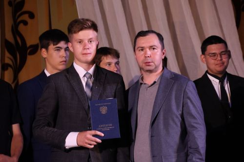 Актанышта технология техникумы студентларына дипломнар тапшырылды