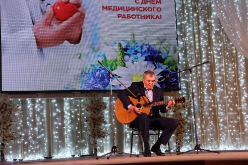 «Ак чәчәкләр» конкурсының «Иң яхшы урта буын медицина хезмәткәре» — Динария Гәрәева