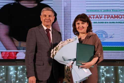 Актанышта ак халатлы фәрештәләрне хөрмәтләделәр (исемлек һәм фотолар)