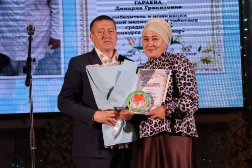 «Ак чәчәкләр» конкурсының «Иң яхшы урта буын медицина хезмәткәре» — Динария Гәрәева