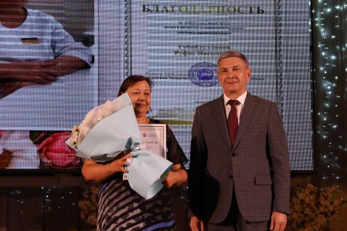 Актанышта ак халатлы фәрештәләрне хөрмәтләделәр (исемлек һәм фотолар)