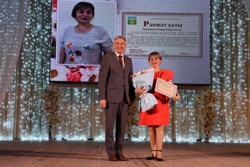Актанышта ак халатлы фәрештәләрне хөрмәтләделәр (исемлек һәм фотолар)