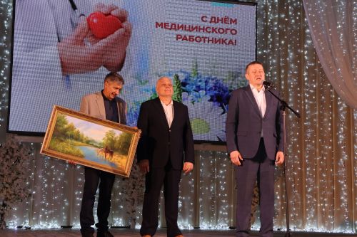 «Ак чәчәкләр» конкурсының «Иң яхшы урта буын медицина хезмәткәре» — Динария Гәрәева