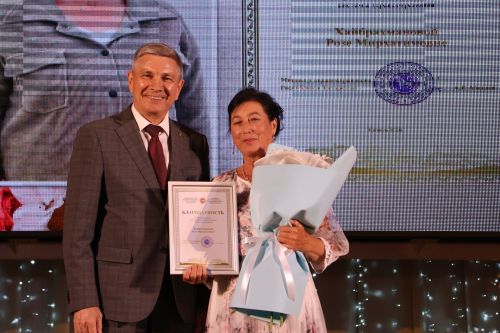 Актанышта ак халатлы фәрештәләрне хөрмәтләделәр (исемлек һәм фотолар)