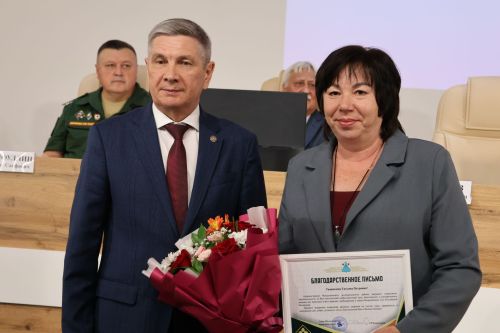 Хәрби исәп өлкәсендә хезмәт куючылар бүләкләнде