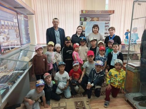 «Умырзая» бакчасы балалары полиция тормышы белән танышты