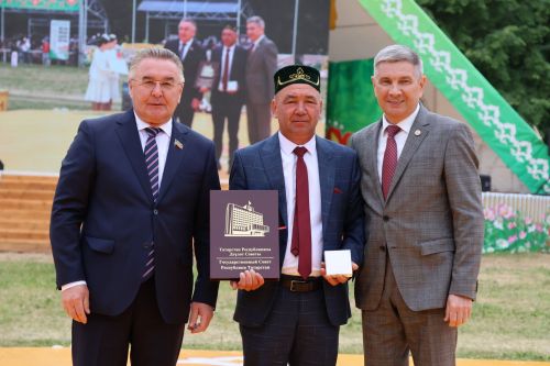 Сабантуйда хезмәт алдынгылары лаеклы бүләкләрен алды