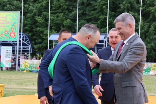 Хезмәттә алдынгылар: Язгы кыр эшләрен иң яхшы башкаручы механизаторлар исемлеге