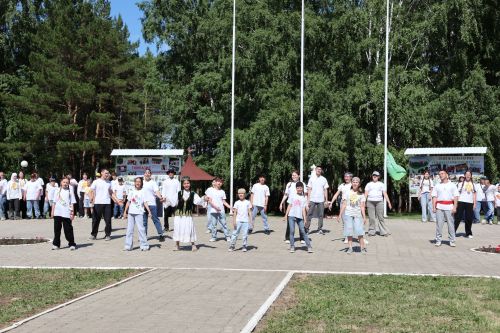 Дуслык һәм бердәмлек мохиты: «Бүләк» лагеренда 21 төбәктән килгән балалар ял итә
