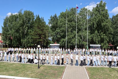 Дуслык һәм бердәмлек мохиты: «Бүләк» лагеренда 21 төбәктән килгән балалар ял итә