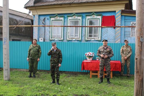 Яңа Богадыда МХО каһарманы Айназ Арсланов истәлегенә мемориаль такта ачылды