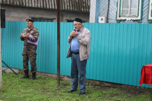Яңа Богадыда МХО каһарманы Айназ Арсланов истәлегенә мемориаль такта ачылды