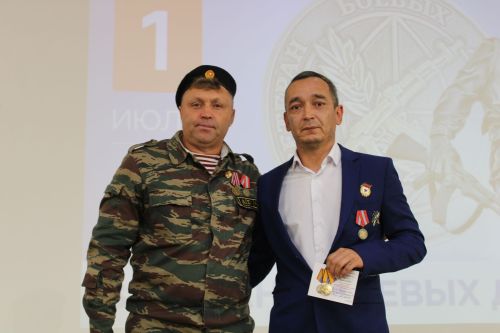 Актанышта Чечня сугышы ветераннарына мактаулы бүләкләр тапшырдылар
