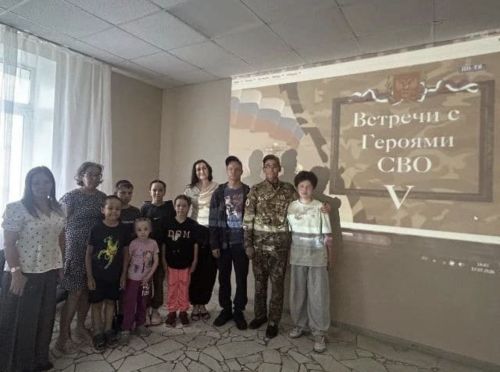 Яңа Әлем авылы ветераны Илсур Зәкиев балалар белән очрашты