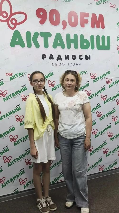 Келәм тукучы кыз