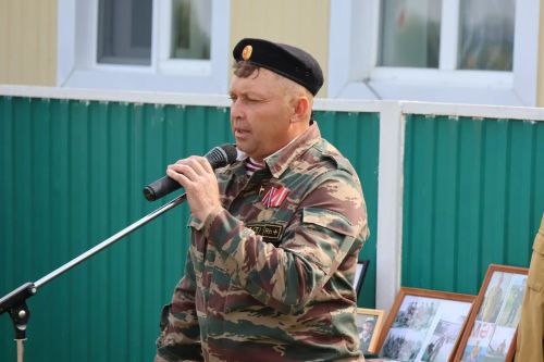 Батырлар онытылмый: Яңа Кормашта Дилүс Салахов истәлегенә хәтер тактасы ачылды