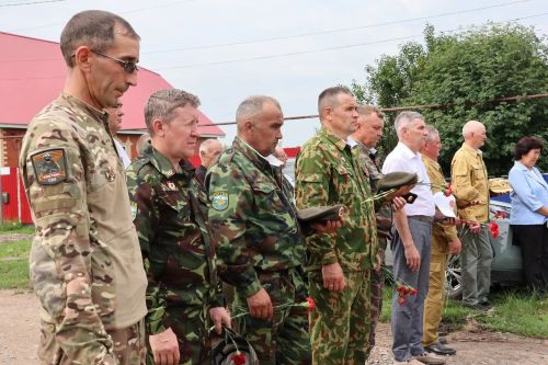 Богады авылында махсус хәрби операциядә һәлак булган Илфак Габидуллин истәлегенә хәтер тактасы ачылды