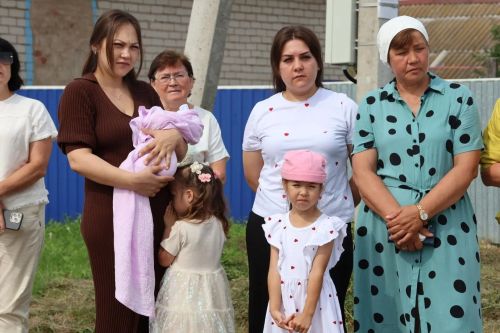 Батырлар онытылмый: Яңа Кормашта Дилүс Салахов истәлегенә хәтер тактасы ачылды