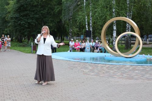Актанышта Мәхәббәт һәм тугрылык көне: 12 үрнәк гаилә алтын, зөбәрҗәт һәм бриллиант туйларын билгеләп үтте