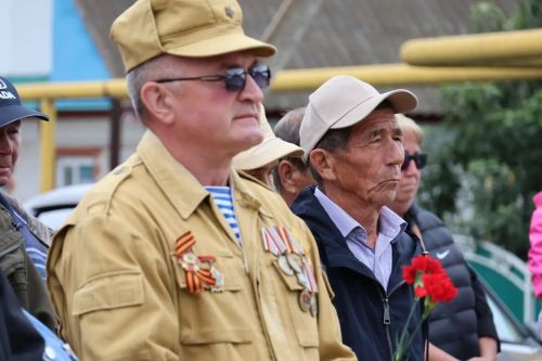 В Мари-Суксах открыли мемориальную доску ветерану Афганской войны Илдару Галиеву