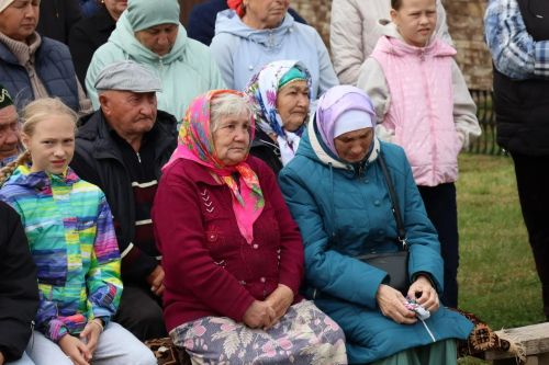Иске Айман авылында махсус хәрби операциядә һәлак булган Әхмәтшин Альберт Әнвәр улына хәтер тактасы куелды
