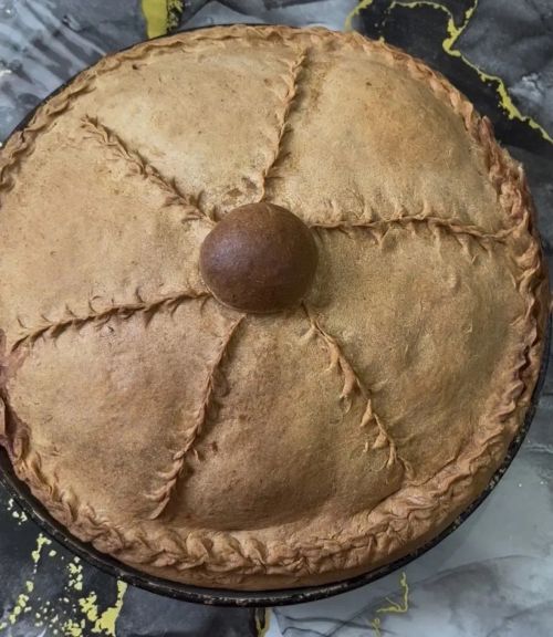 Табын күрке — бәлеш: авызда эри торган камыр рецепты