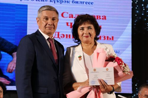 50дән артык мәгариф хезмәткәре лаеклы бүләкләрен алды