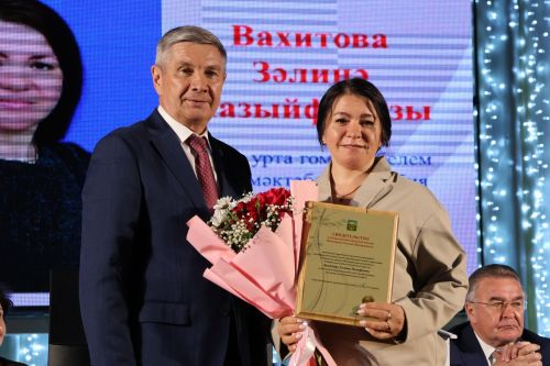 50дән артык мәгариф хезмәткәре лаеклы бүләкләрен алды